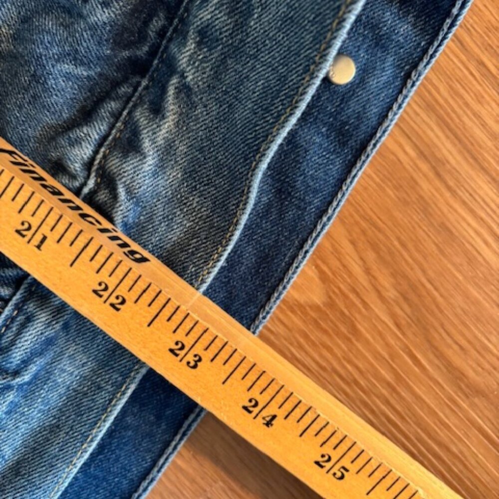 Gap Classic Trucker Denim Jacket Med Blue Wash Unisex OVERSIZED EUC M - Picture 6 of 6